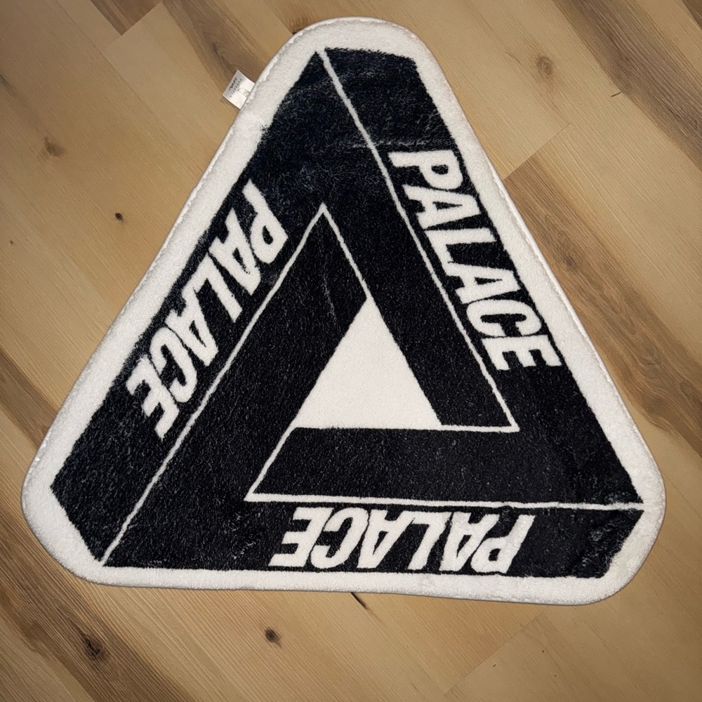 PALACE Monochrome Tri-Ferg Rug